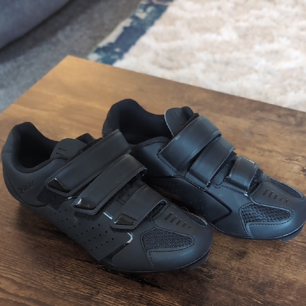 Black Cycling Shoes